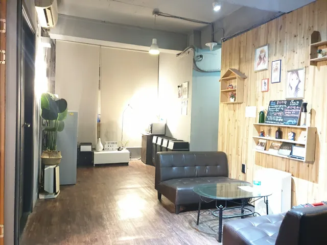 S studio