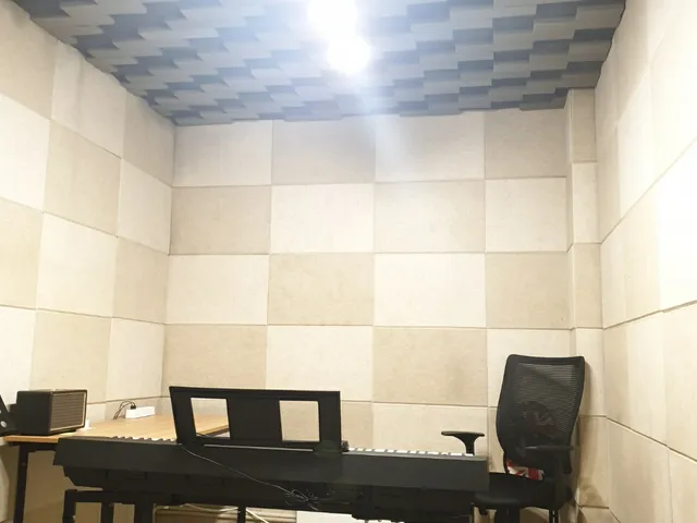 S studio