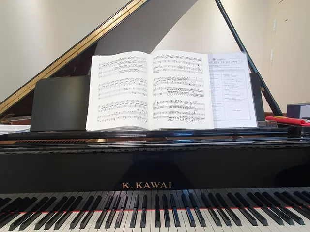 STUDIO LANG (스튜디오 랑)