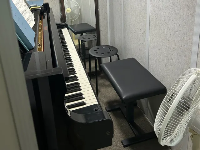 진주 초전동 그랜드 피아노 연습실