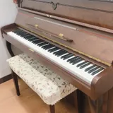 2번방, 업라이트 피아노