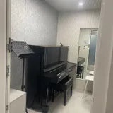 Room 6, 야마하 업라이트