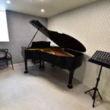 Room4. 야마하 C3